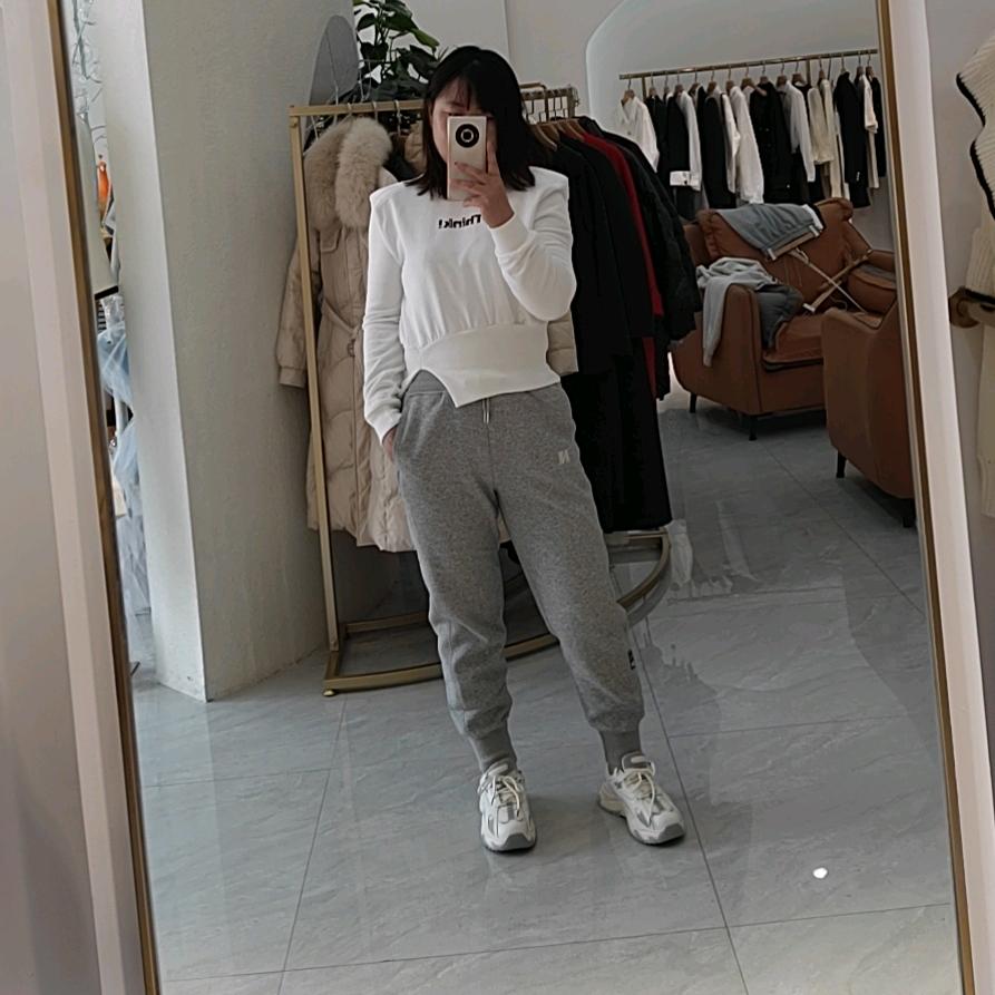嘉峪关婕衣妮女装店