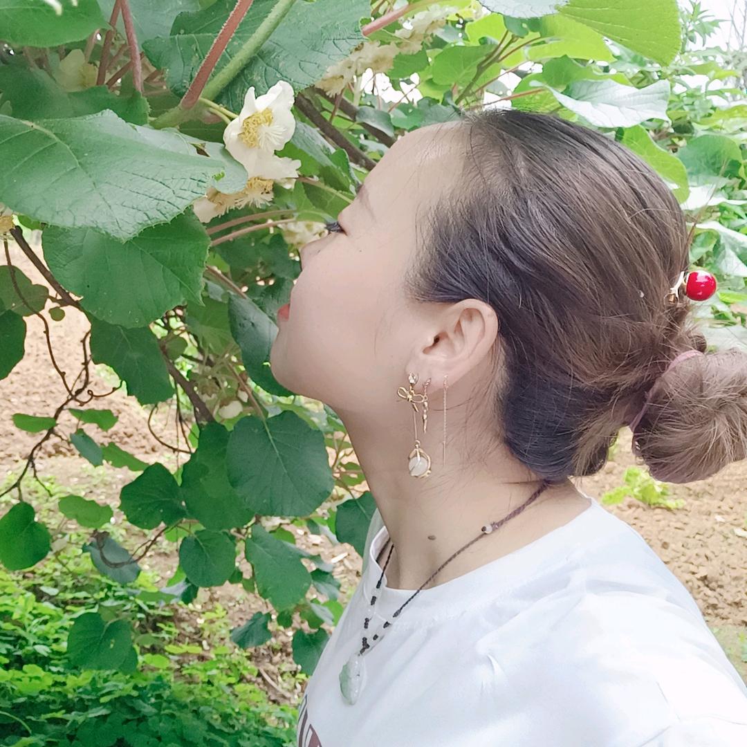 冰瞳的世界，谁也不知道