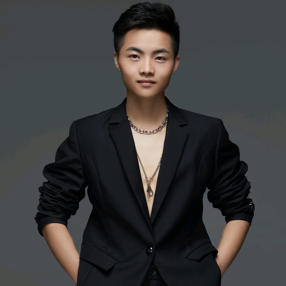 隆昌名仕烫发金龙