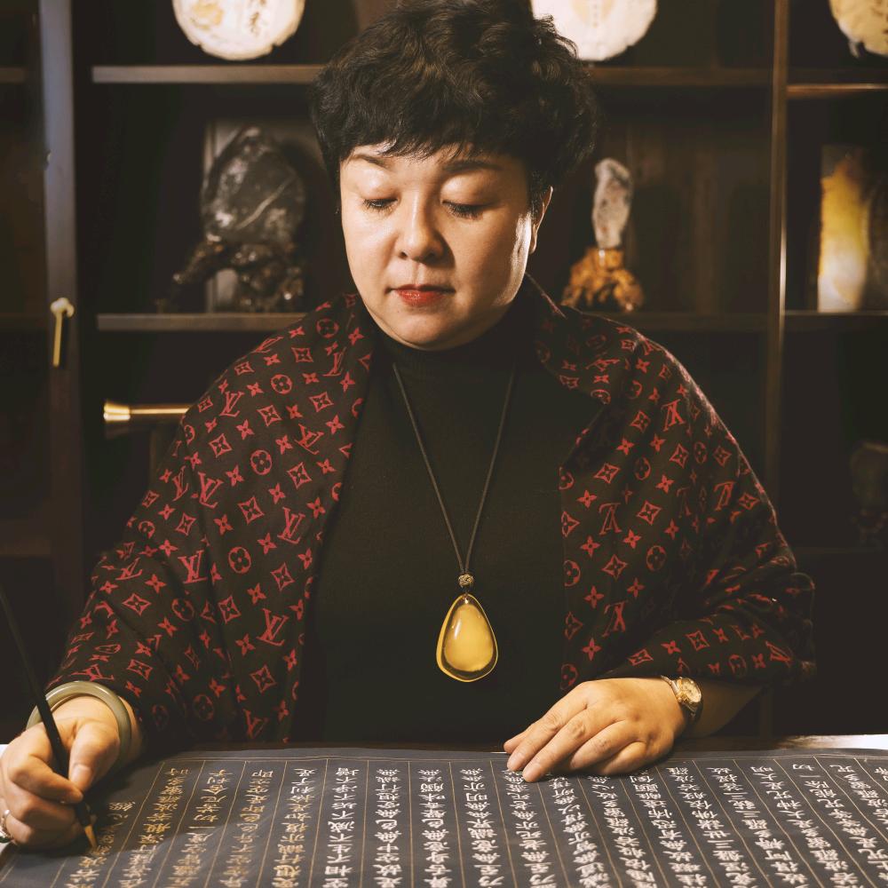 赤峰市驰皓轩珠宝飞姐