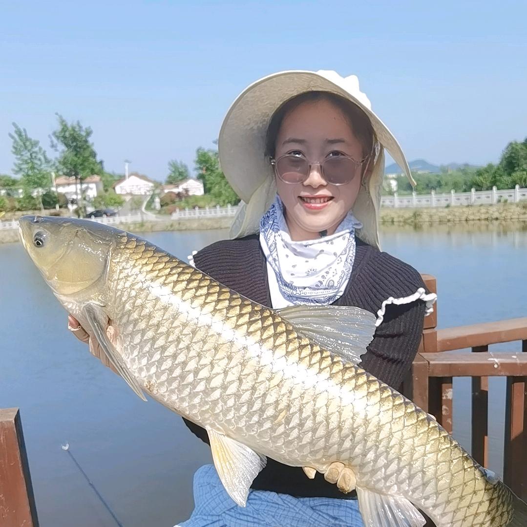 季大浪爱钓鱼