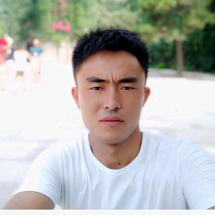 我是专业水枪挖藕工