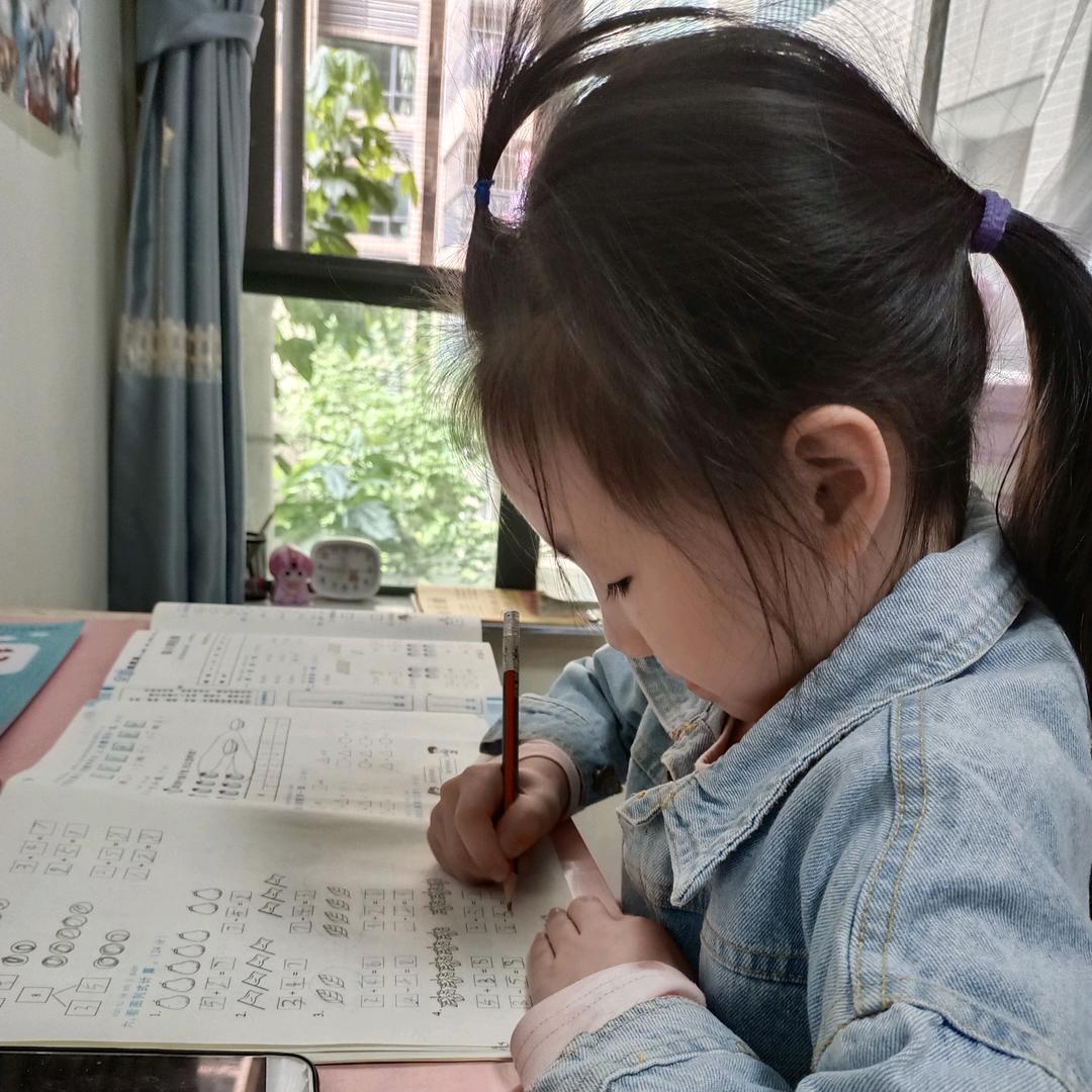 小小忘