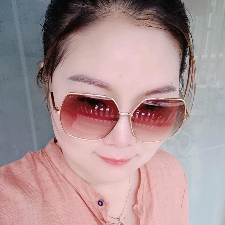 开心的燕子