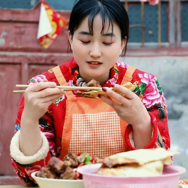 乡村卢主任