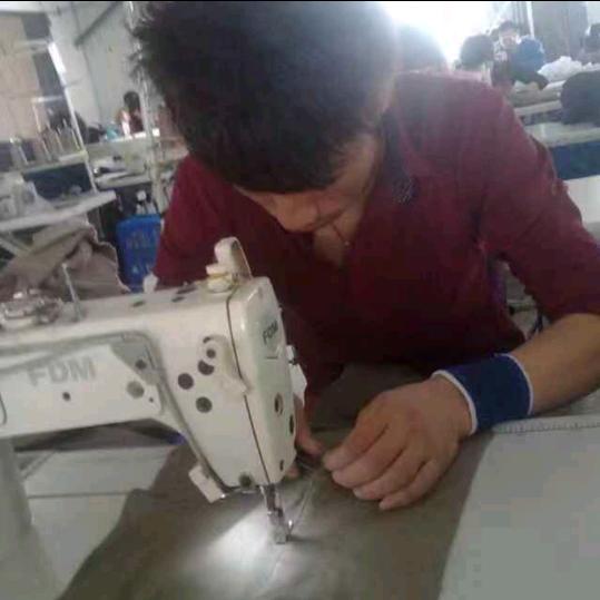 一个简单的男孩