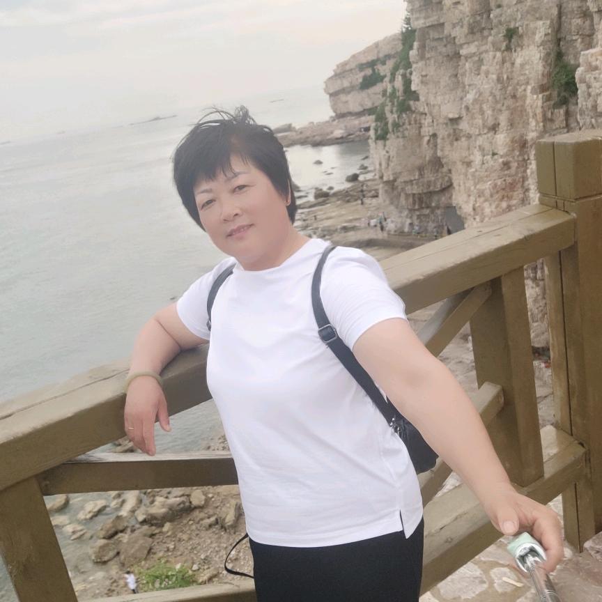 微笑荣荣