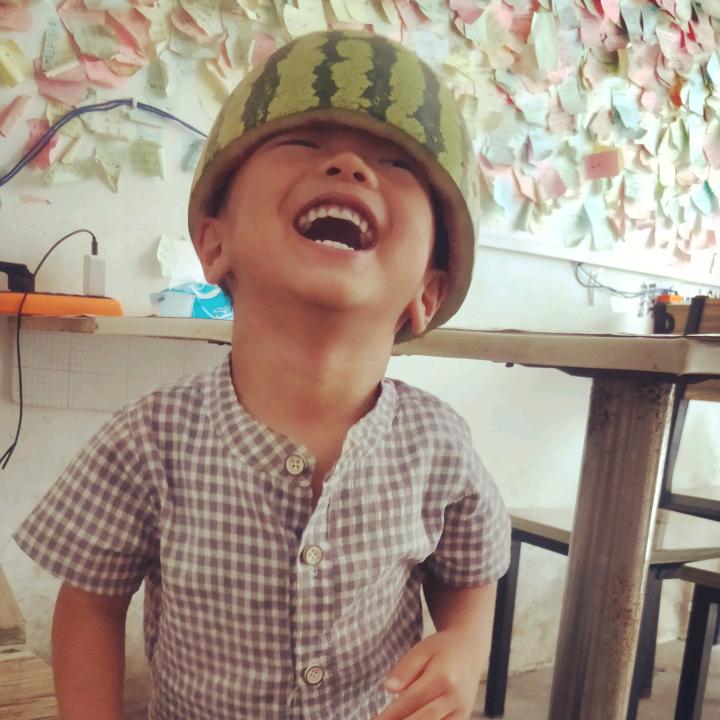 农村山旮旯的老五哥