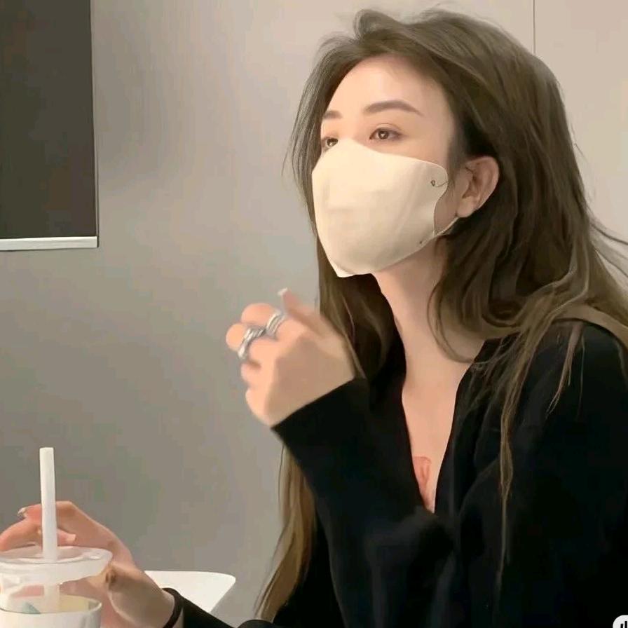 老婆抱抱鲨头像