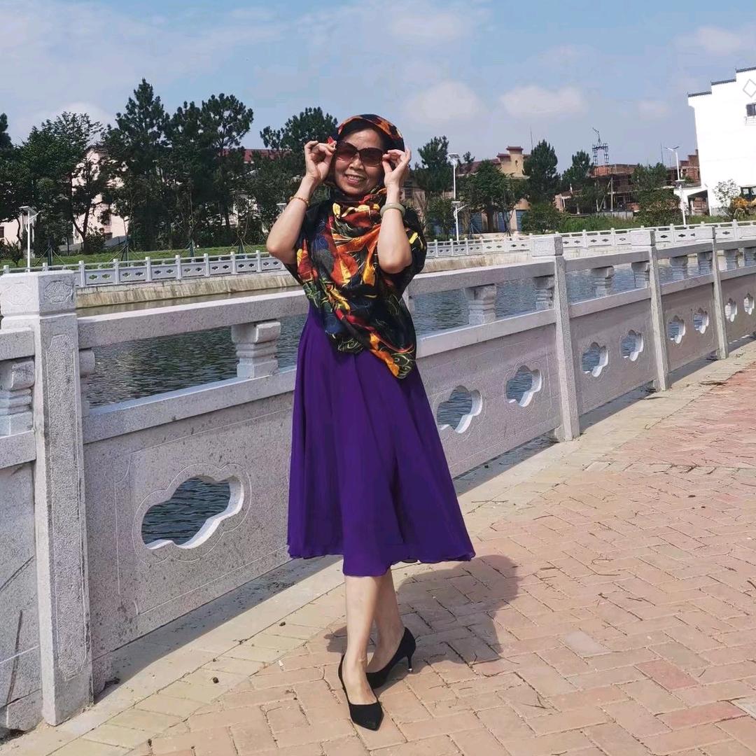 爱跳舞的雅萍