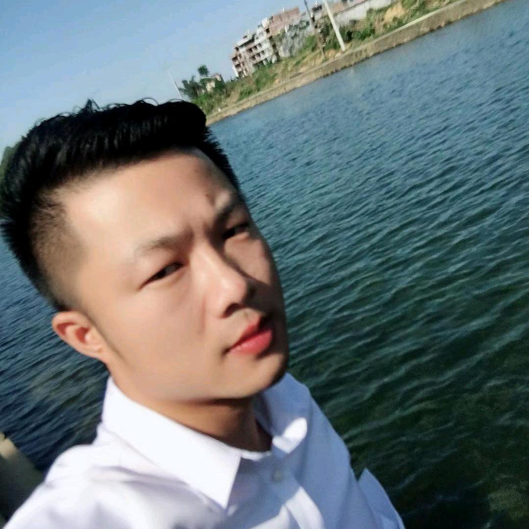 @卢俊材