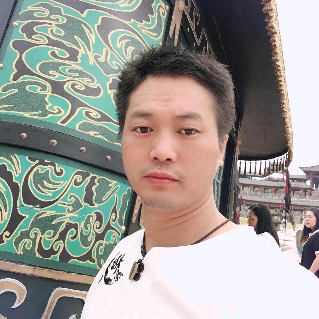 彭  友  圈