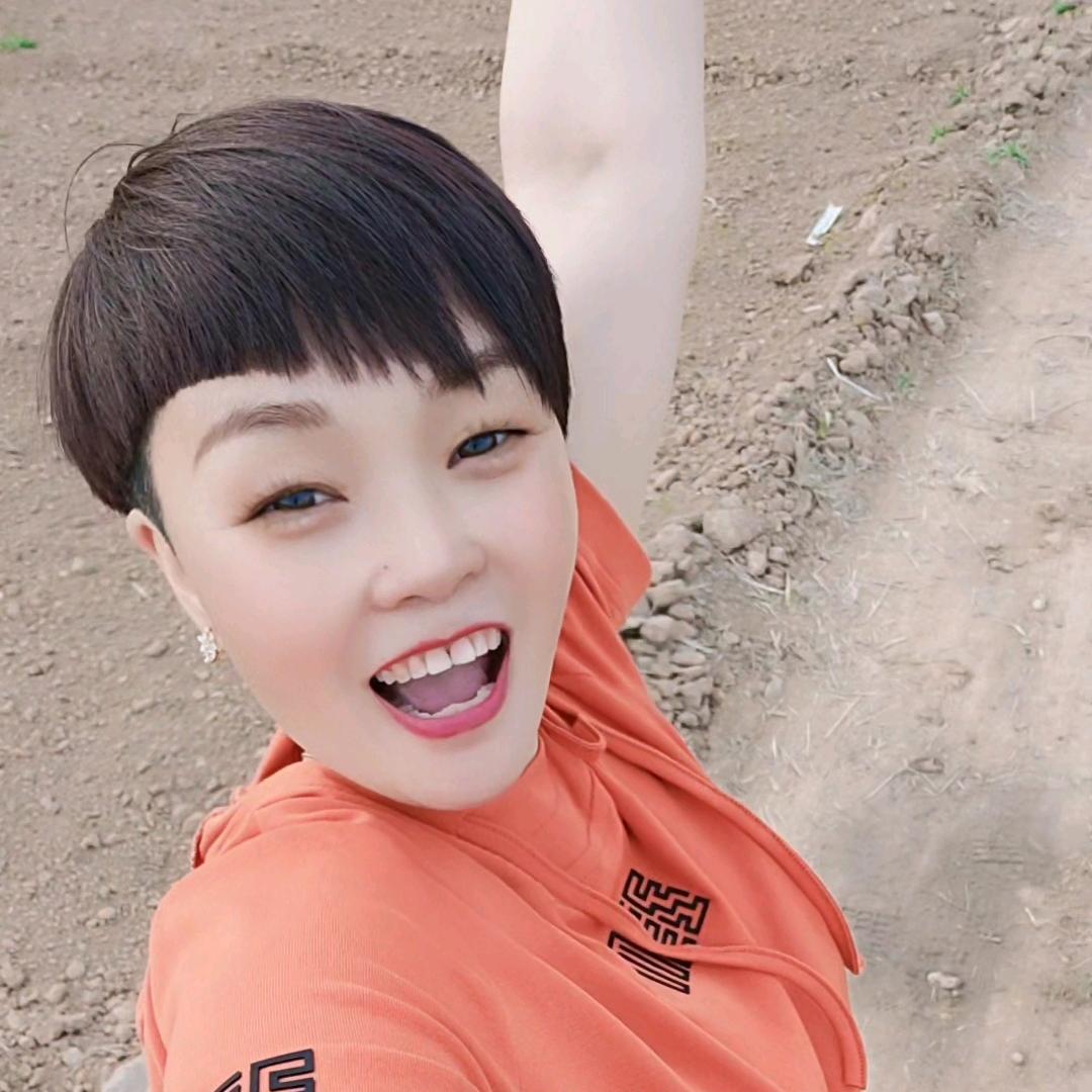 巩义回郭镇老大街《供销一街》雅丽女装