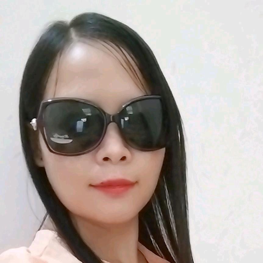 工地上的小姐姐