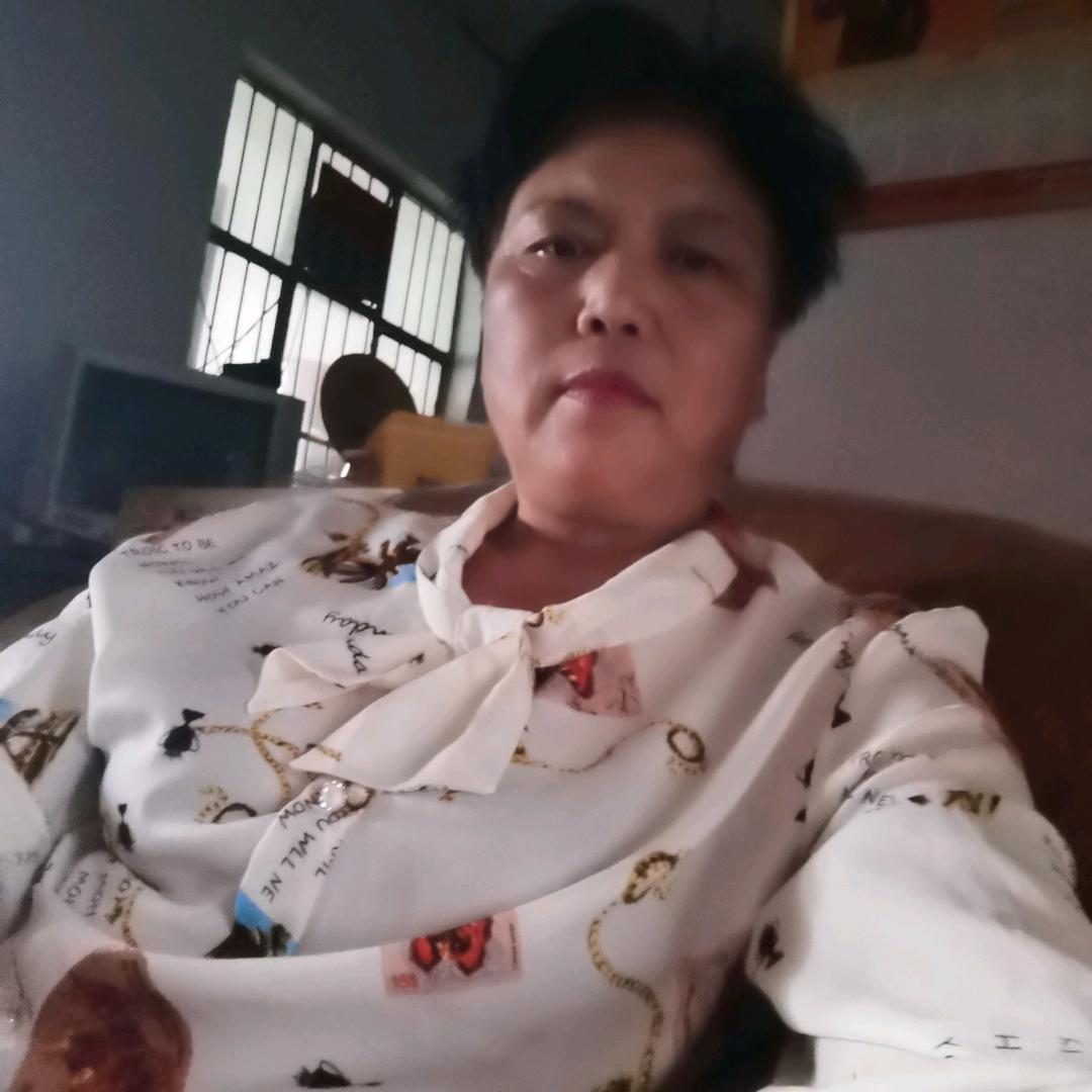 大红平果芹华🍎🍎🍎