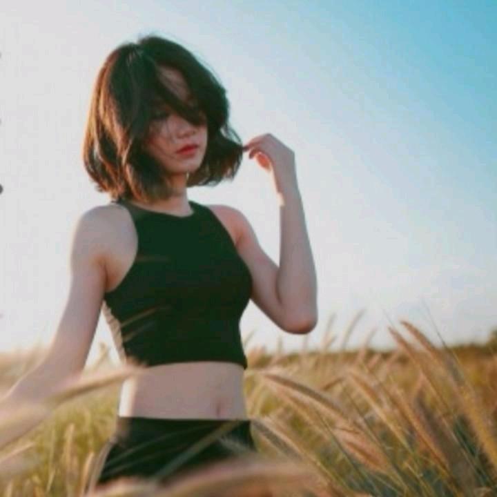 转身相拥