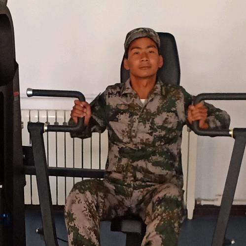 有信仰的藏人小伙