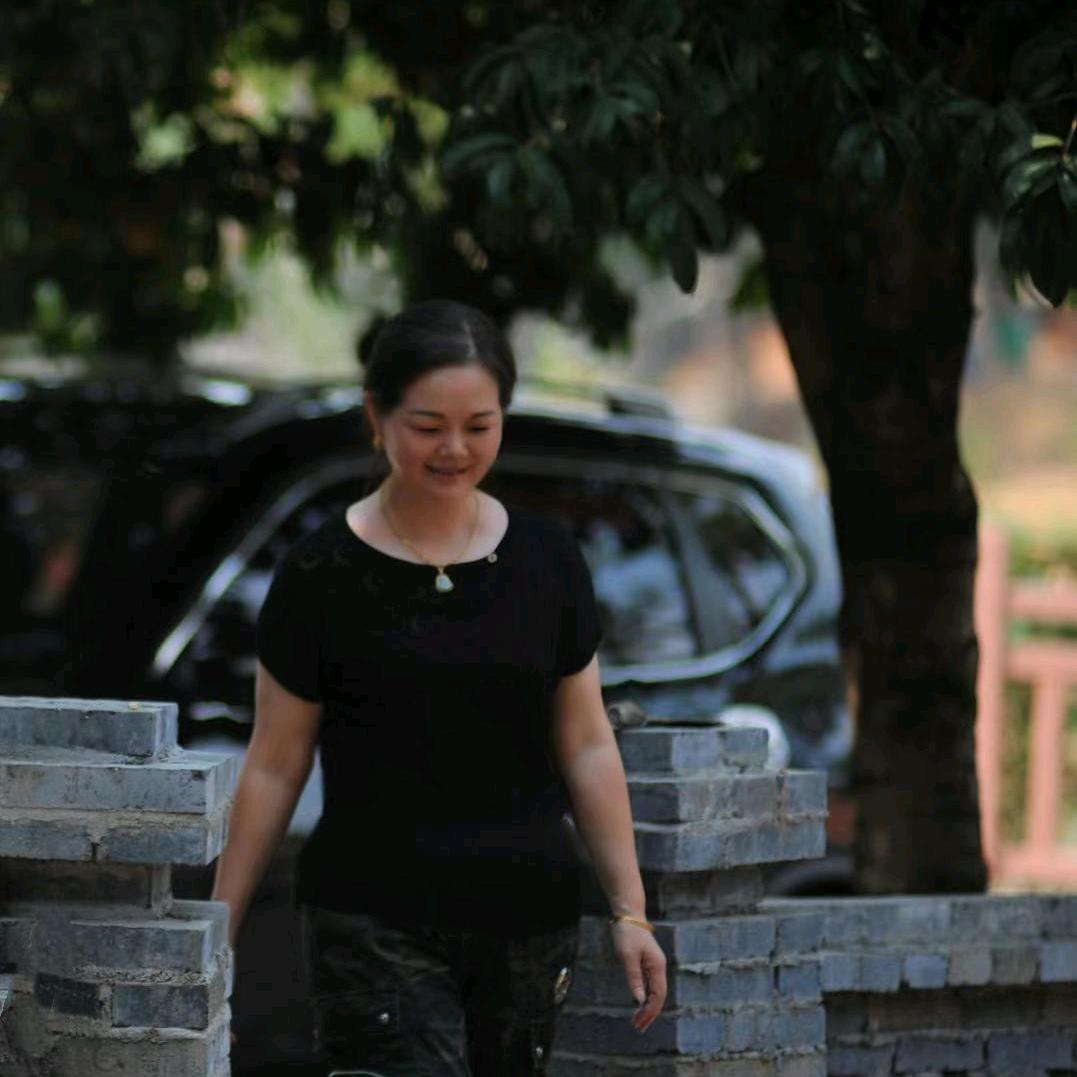李红