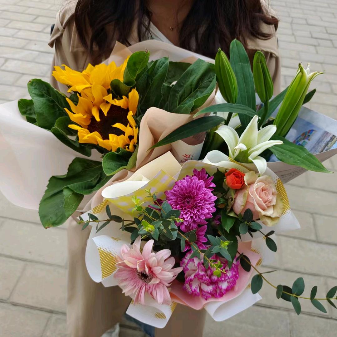 我…好像掉进了粉雾海