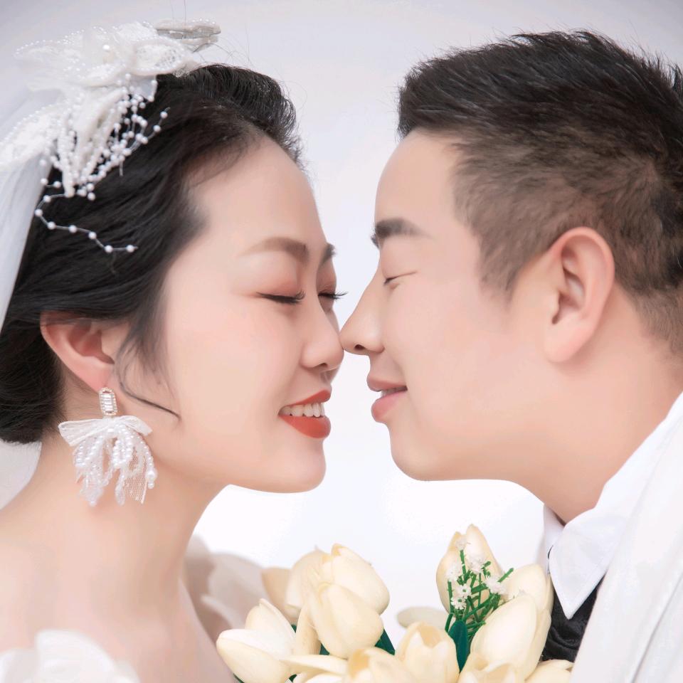 ⚈้̤͡ ˌ̫̮ ⚈้̤͡"ᶫᵒᵛᵉᵧₒ