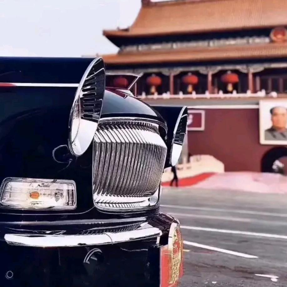 搬砖届的彭于晏丶