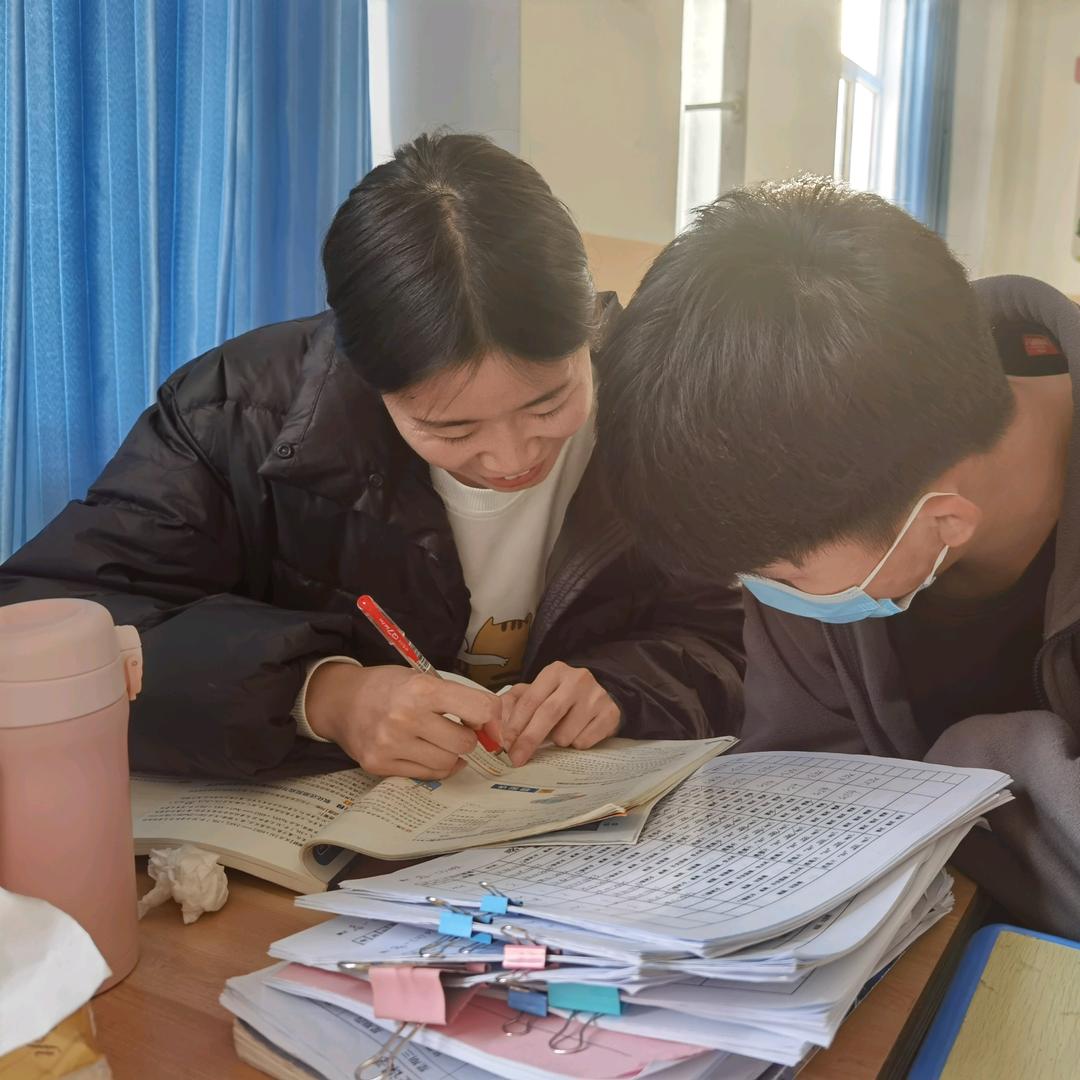 请叫我凌老师