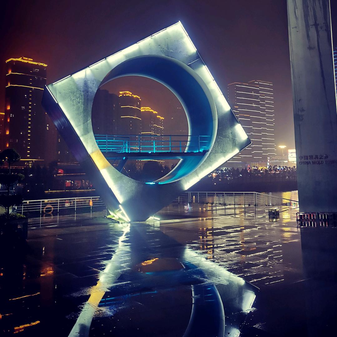 爱旅游的大头