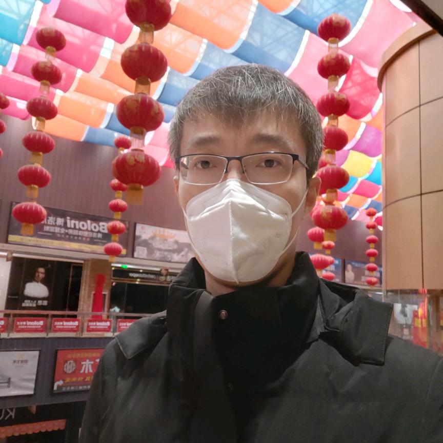 认真做装修的王先生