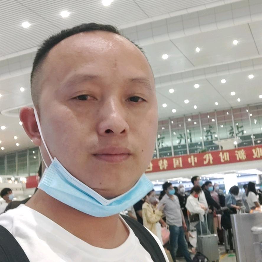 雪J亮眼镜视光中.吴流炎