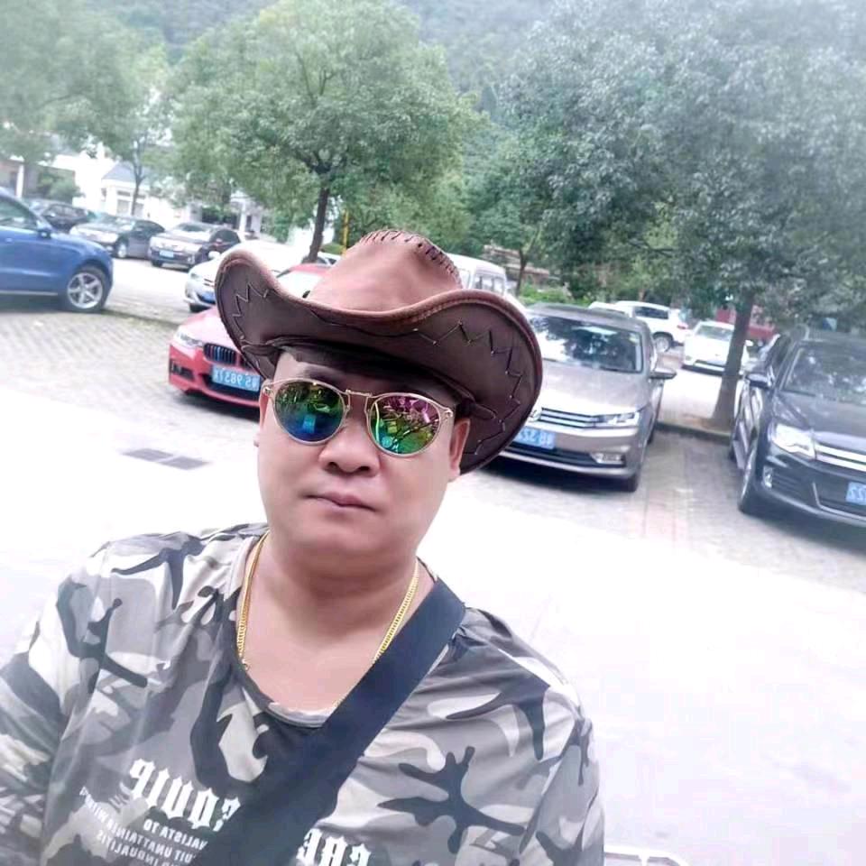 有你更精彩(华哥)