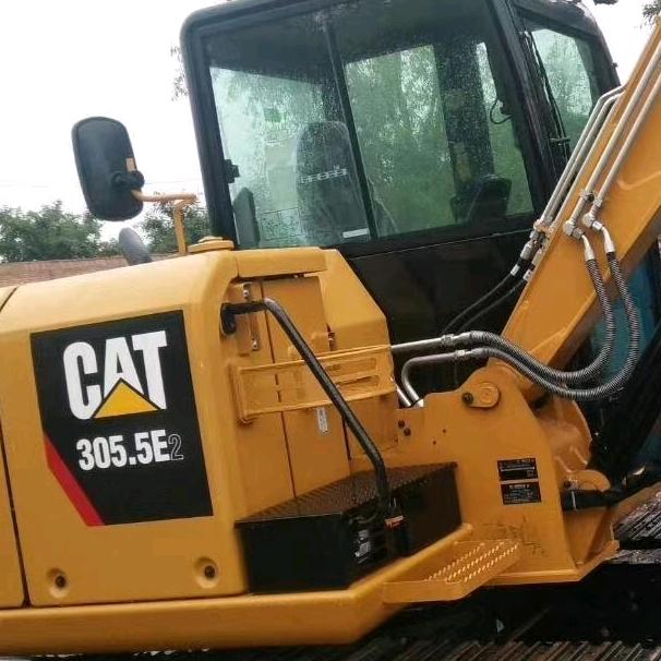 杨二连出租大小挖机