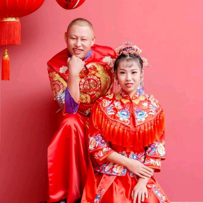 简单扼要的康震天头像