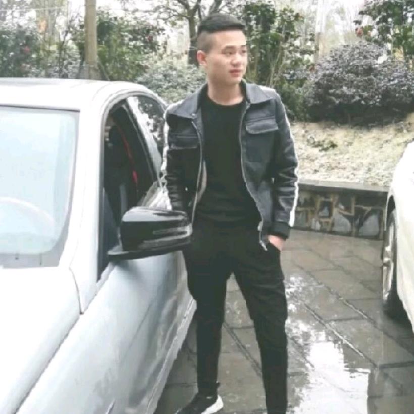 苗家😘宝哥很乖💎