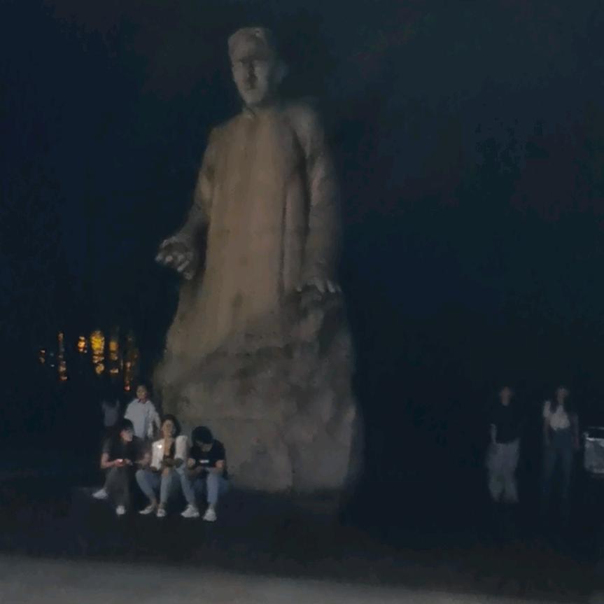 谭喜。