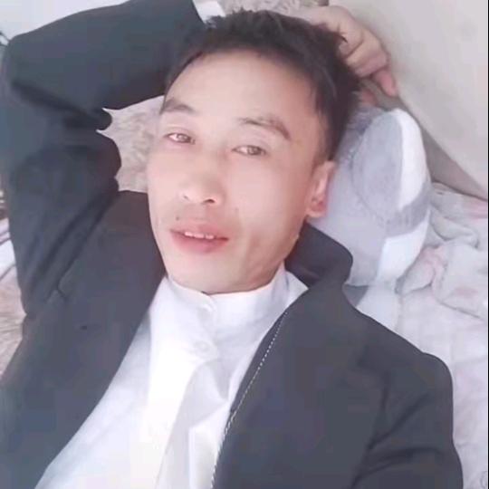 女人心猜不透。受伤的爱。单身