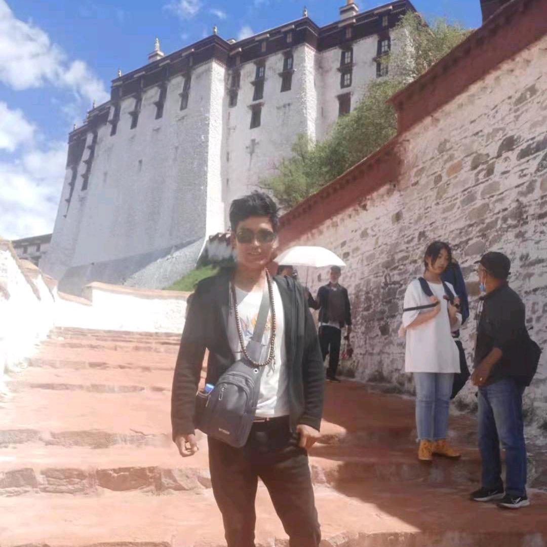 布琼ཚི་རིང།