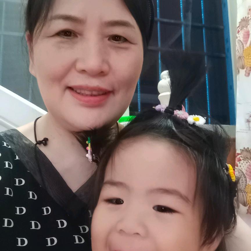 黄洛婵是女孩