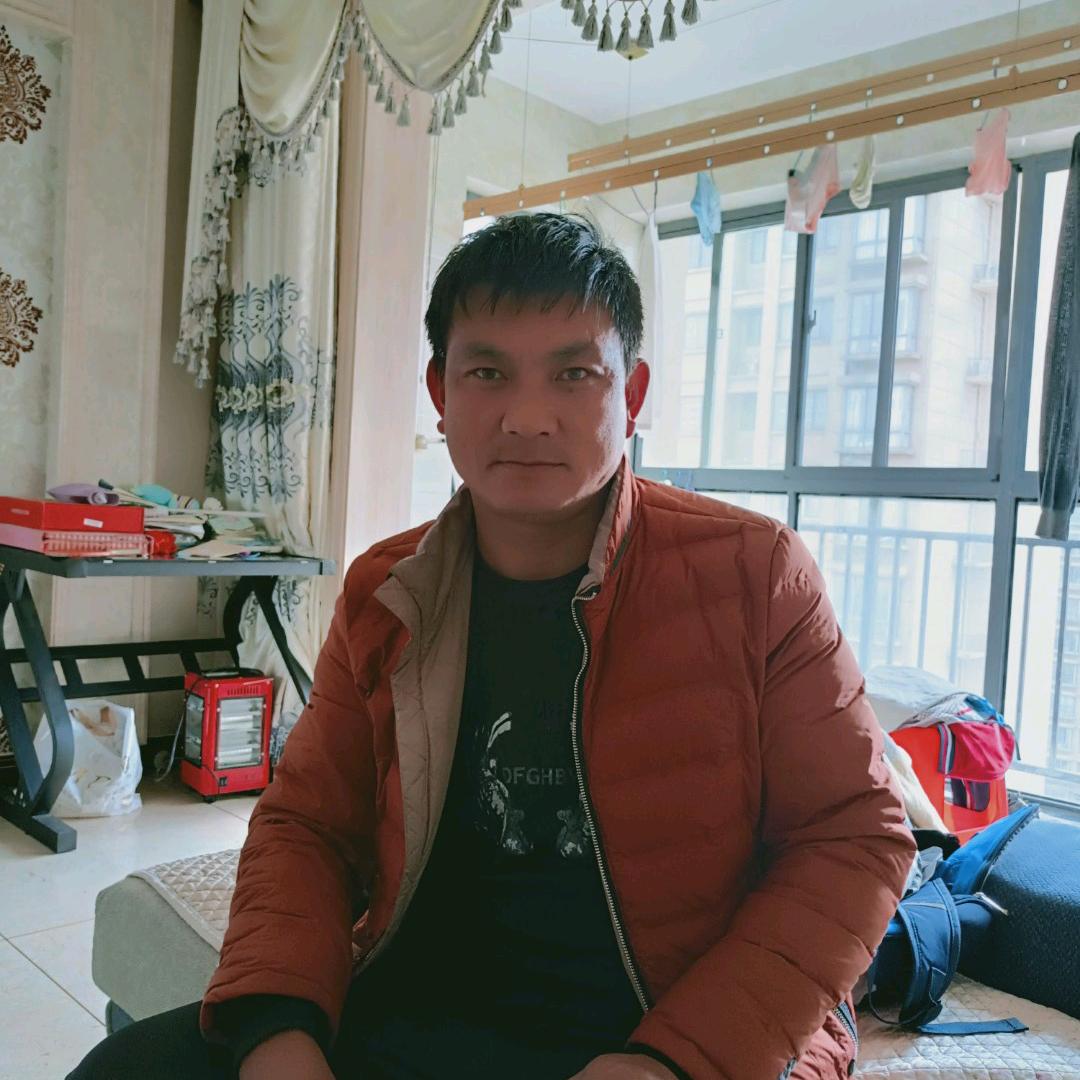 我是模板哥叫曾建平，建房子找我，你们放心