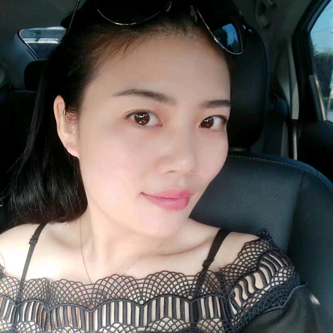 漂亮女人烫染空间