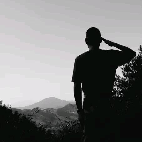 田埂上的彭小志