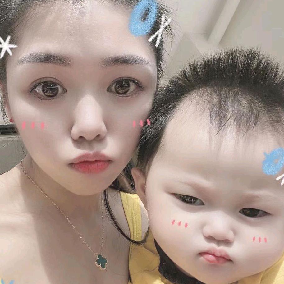 小洛萱