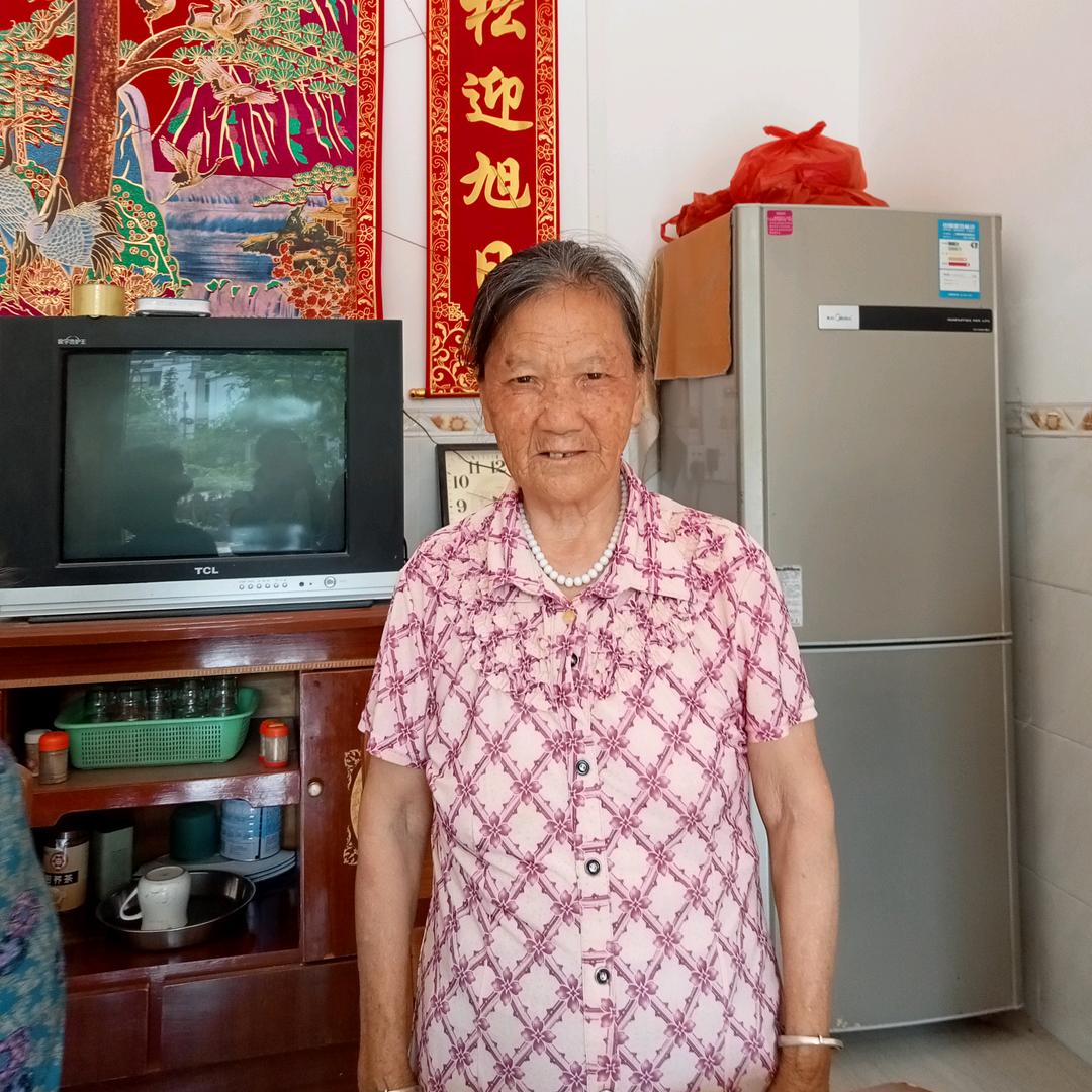 吴日英83岁奶奶