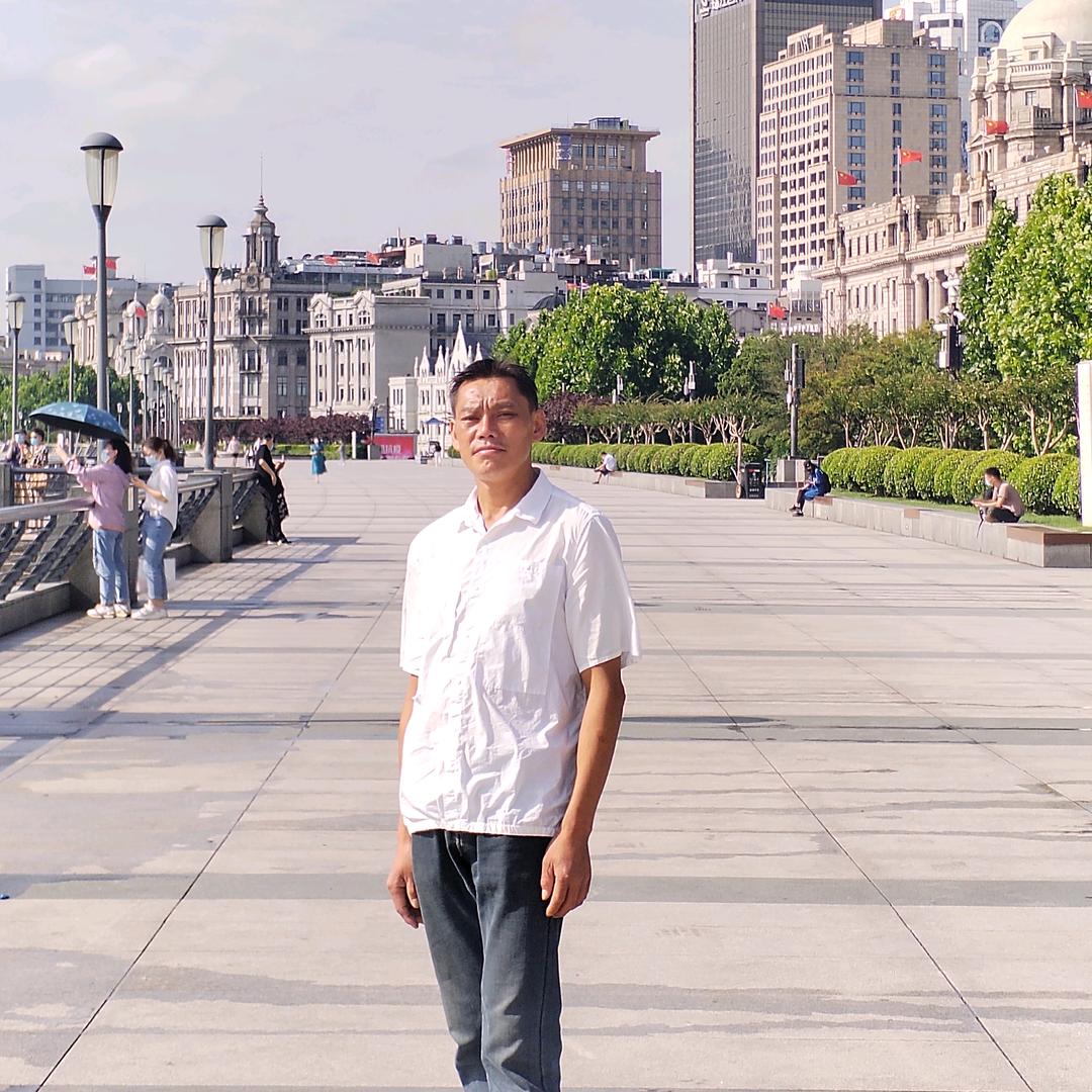 男陈哥49岁贵州省安顺市西秀区