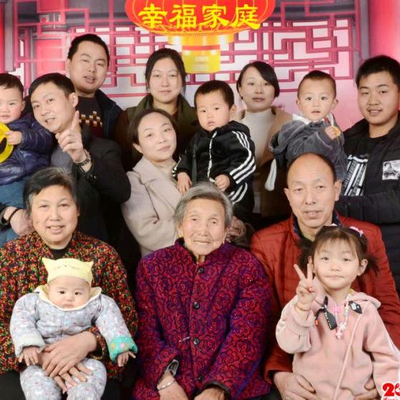 六个孙子的奶奶