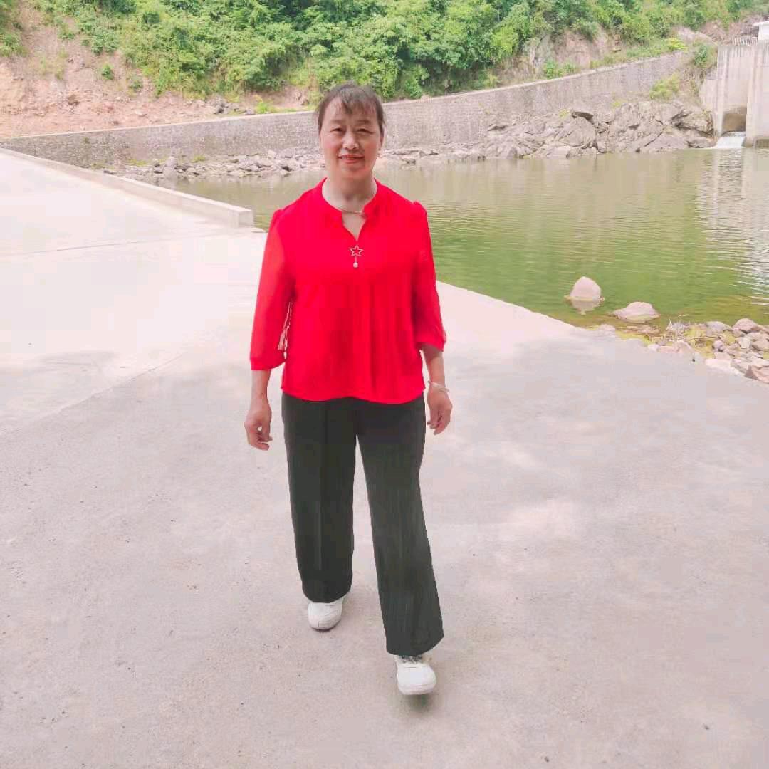 自信沈文珍