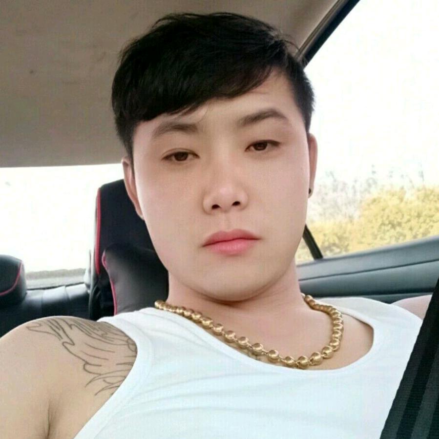 石磊磊