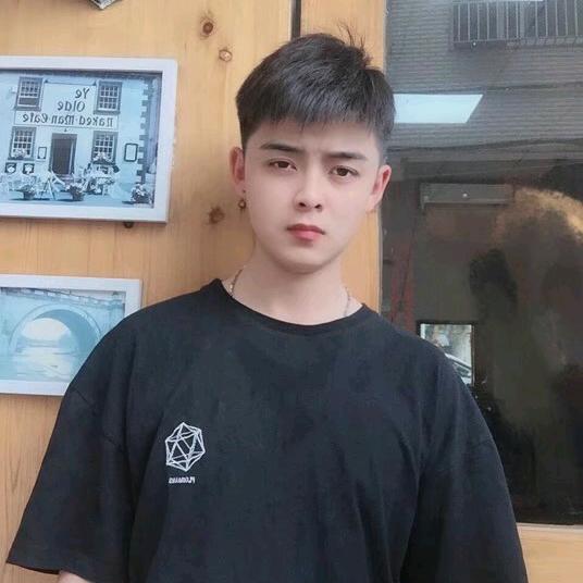 A 云