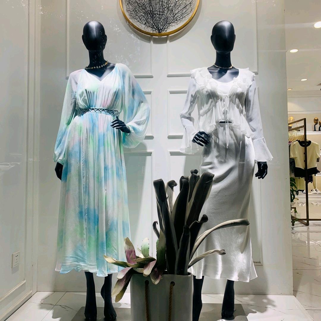 西安碑林区粉巷珍爱一生女装店