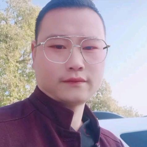 叶小林纯粮包谷酒。