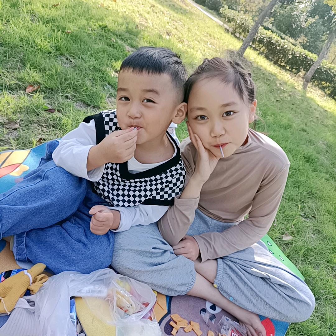 善荷(๑• . •๑)善宸